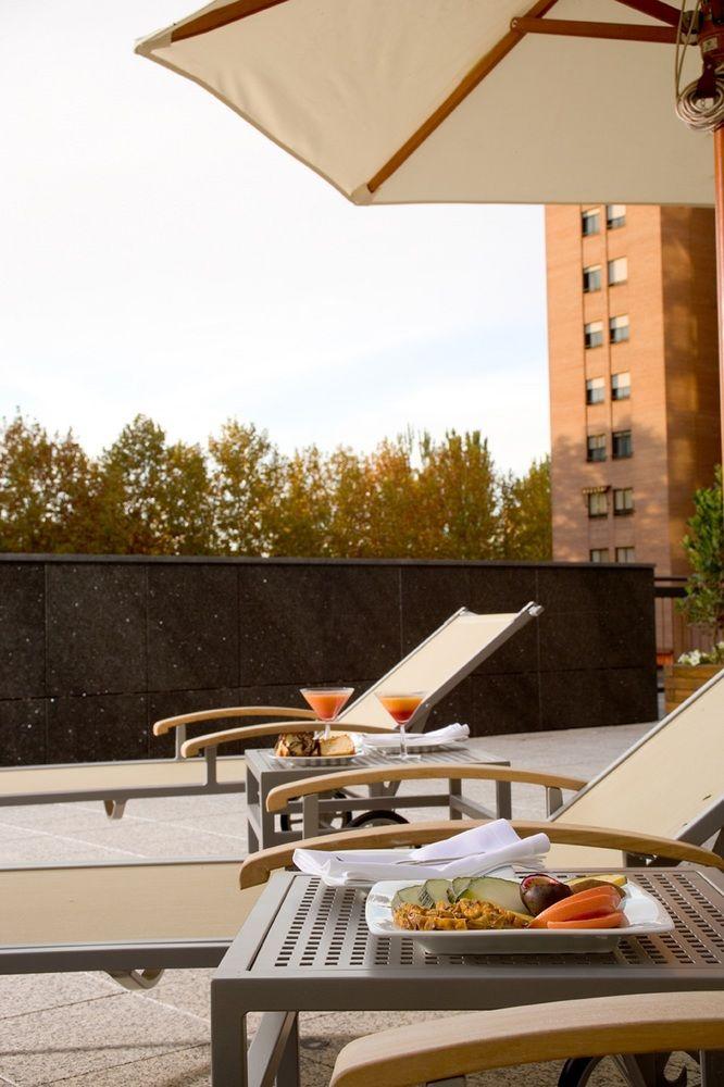 Nh Valladolid Balago Exterior photo