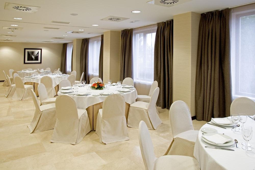 Nh Valladolid Balago Exterior photo