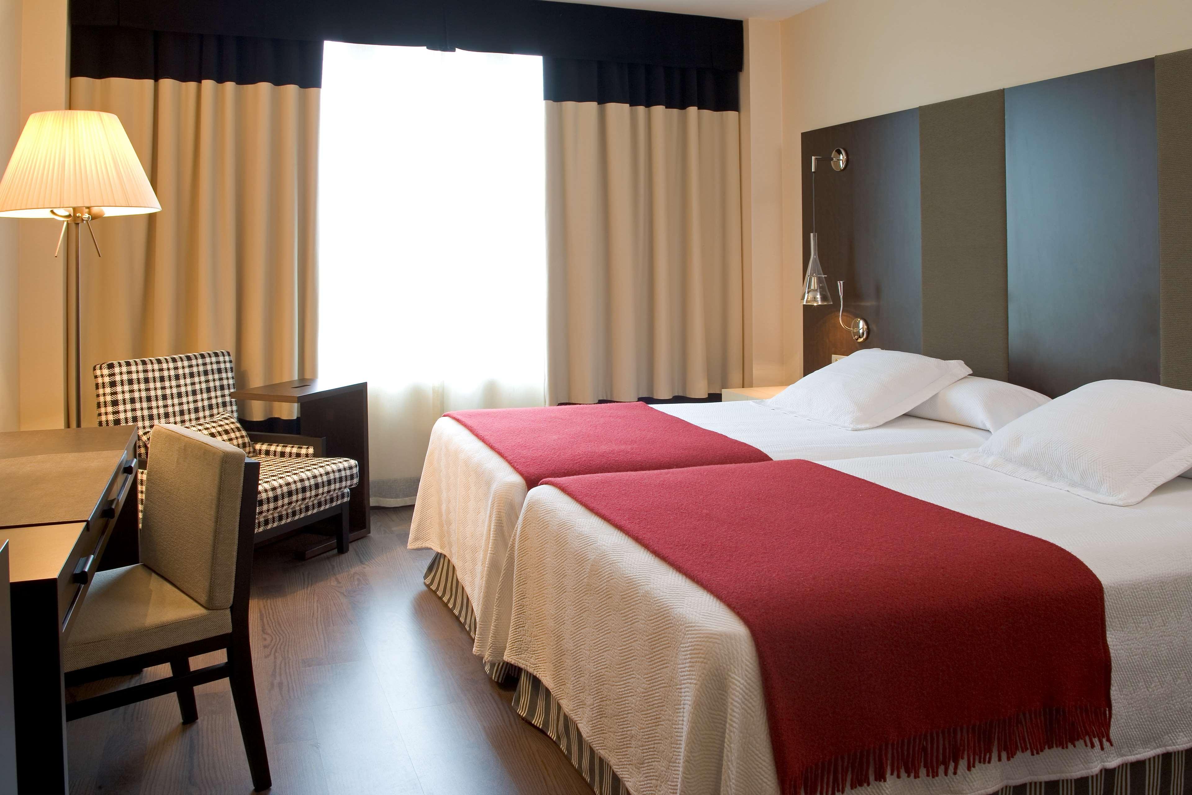 Nh Valladolid Balago Exterior photo