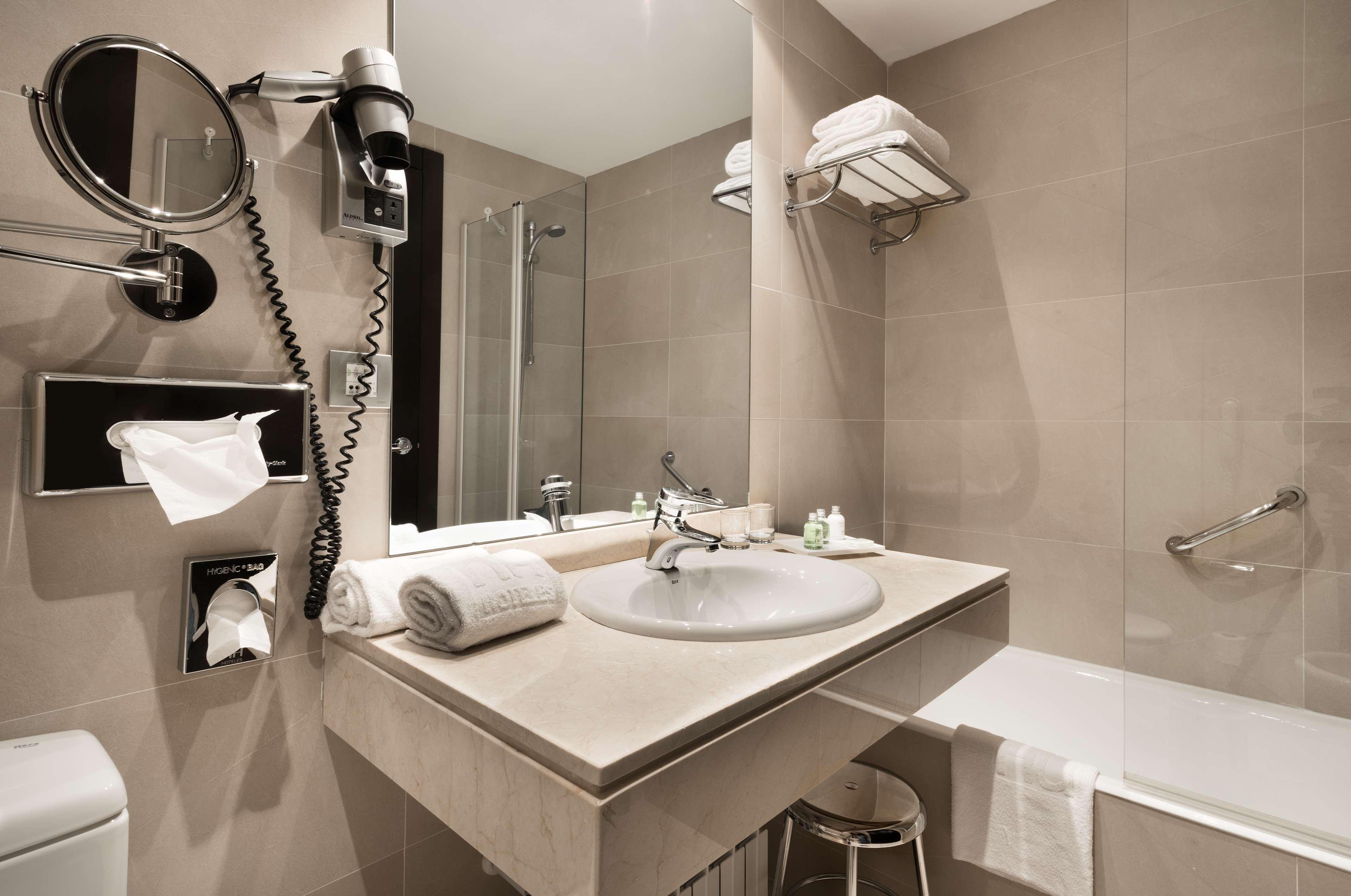 Nh Valladolid Balago Exterior photo